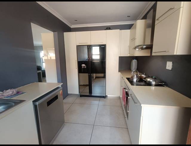 4 BEDROOM HOUSE FOR SALE IN VANDERBIJLPARK SE 8